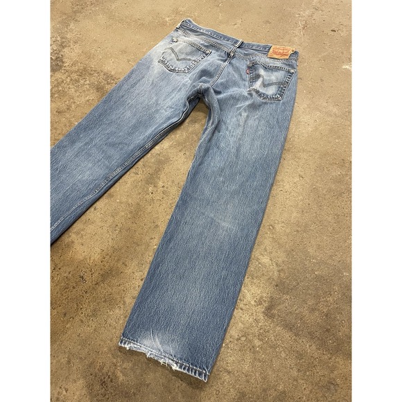 Levis 501 Jeans Mens 36x29 Light Wash Blue Straight Leg Button Fly Distressed - Picture 13 of 16